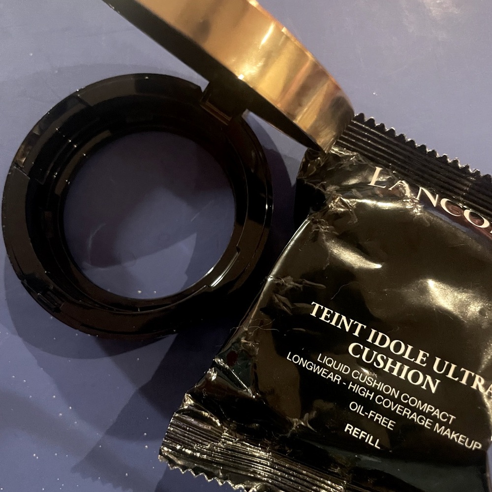 LANCÔME IDOLE ULTRA CUSHION 
NEW IN SEALED PACKAGE 
Color 110 ivory